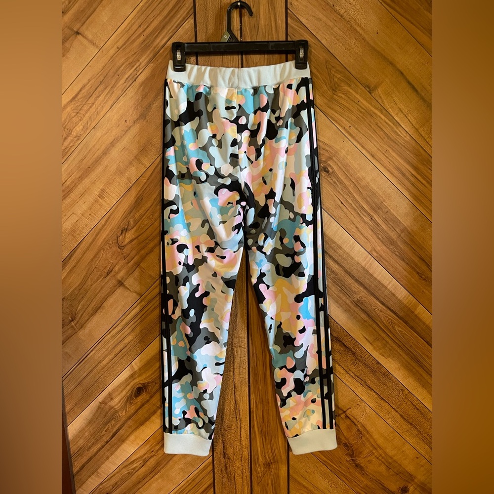 Adidas Girls 16 Multi Color Camo Tricot Joggers Track Pants Pastel 3 Stripe - Picture 7 of 9